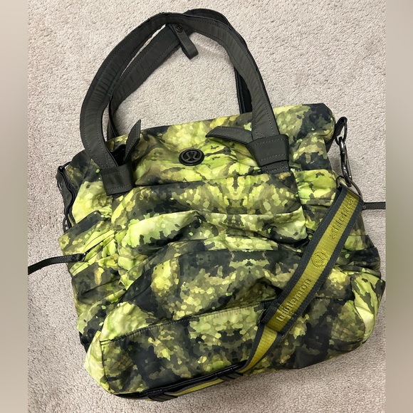 Amazing LULULEMON bag! - Picture 1 of 5